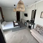 Salena Hotel 3*