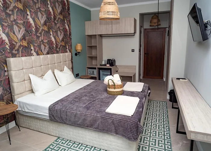 Ξενοδοχείο Salena 3*